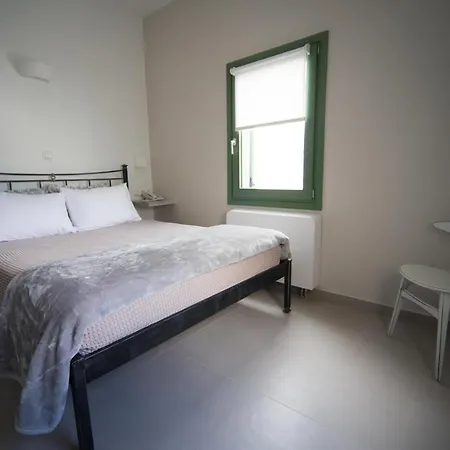 Hotel Pelican Fira (Santorini)