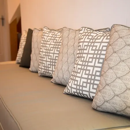 Pelican 3* Fira (Santorini)