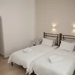 Pelican 3* סנטוריני