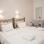 מלון Pelican 3*