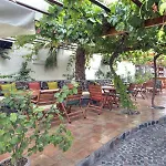Pelican Hotell Fira (Santorini)