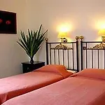 Pelican 3*