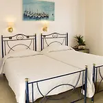 Pelican Hotell 3*