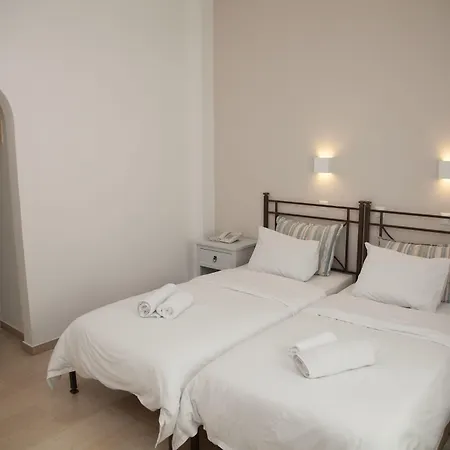 佩里肯酒店 3* 费拉