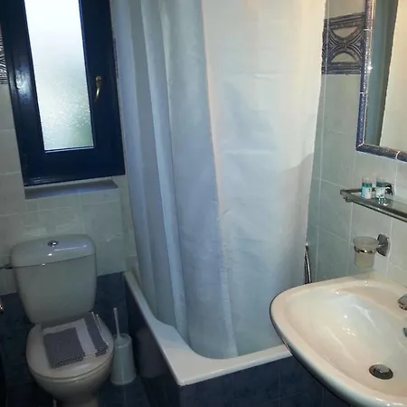 佩里肯酒店 3* 费拉