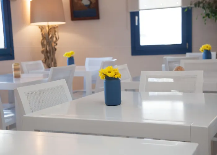 Отель Pelican 3*