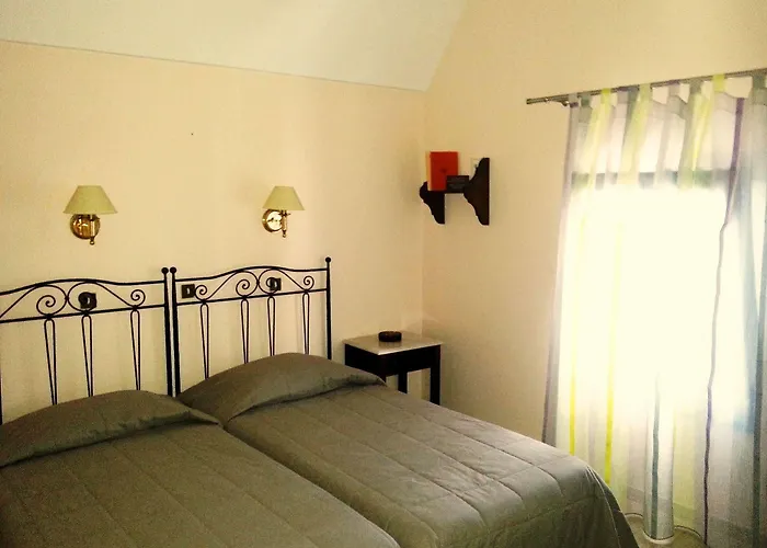 Отель Pelican Тира