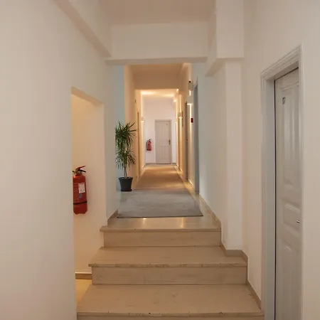 Pelican 3*