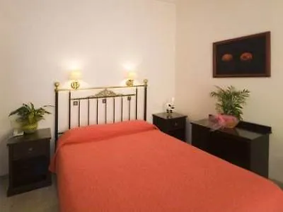 Pelican 3*