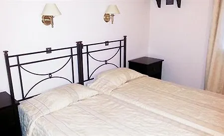 Pelican Hotel 2*
