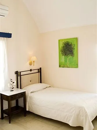 Pelican 3*